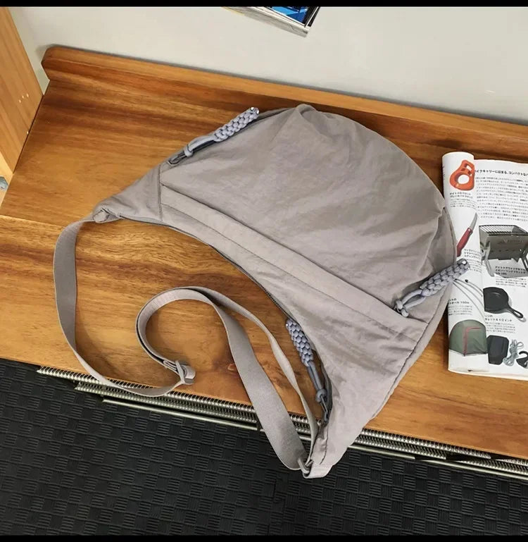 Bolso de hombro de tela suave para mujer, moderno, de color liso, estilo informal, para estudiantes, grande, tipo bandolera